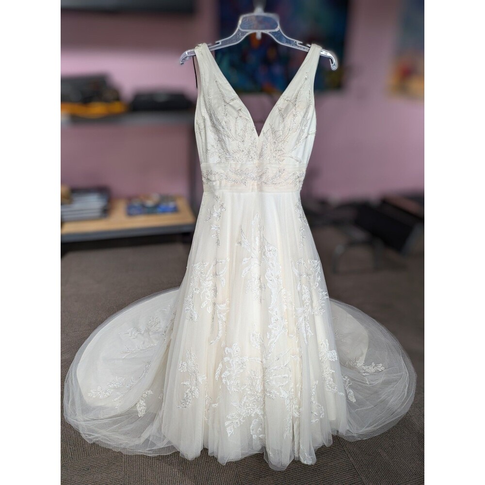Justin Alexander 8953PS Ivory English Net And Tulle Wedding Dress Size 10, NWOT